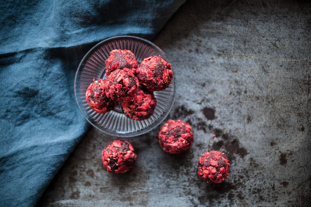 Chocolate Strawberry Truffles_8_Gold&Thyme