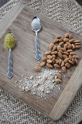 Vegan Parmesan Cheese_3_Gold&Thyme