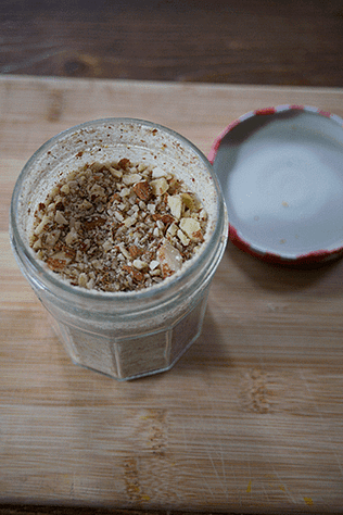 Vegan Parmesan Cheese_4_Gold&Thyme