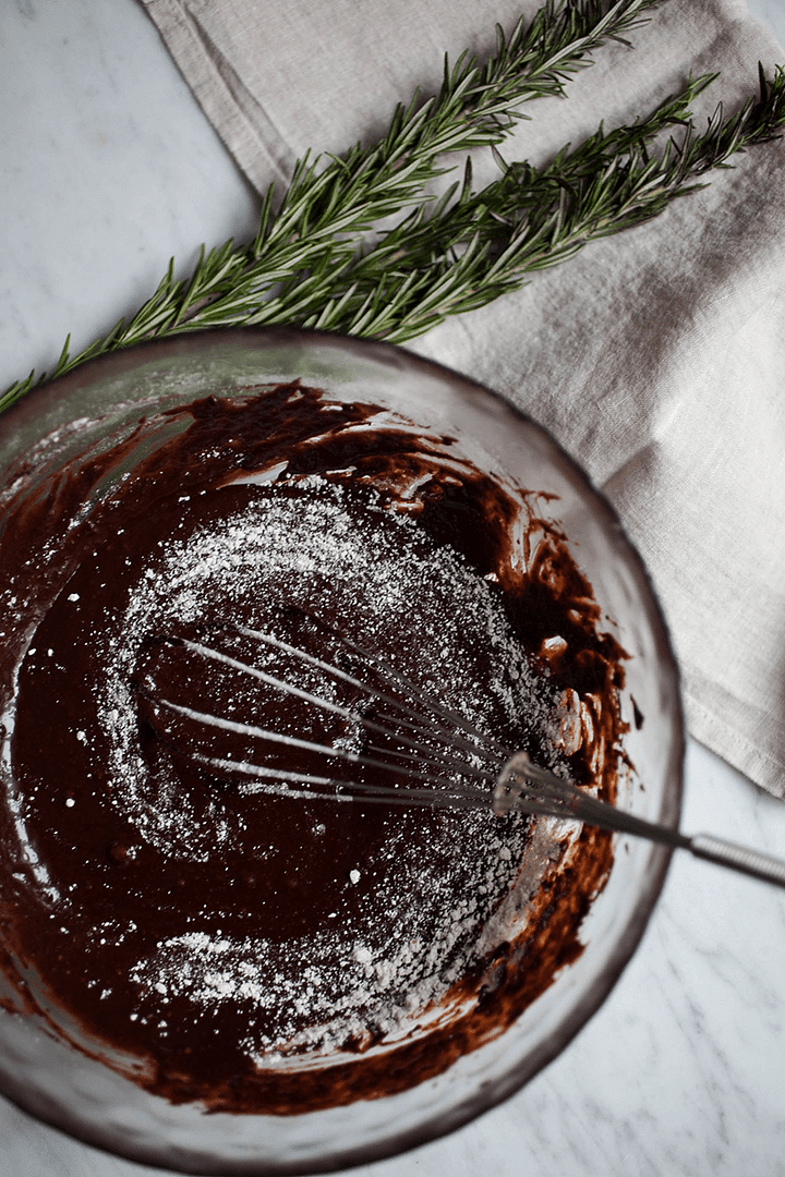 Spiced Rosemary Sea Salt Brownies_8_Gold&Thyme Spiced Rosemary Sea Salt Brownies_8_Gold&Thyme