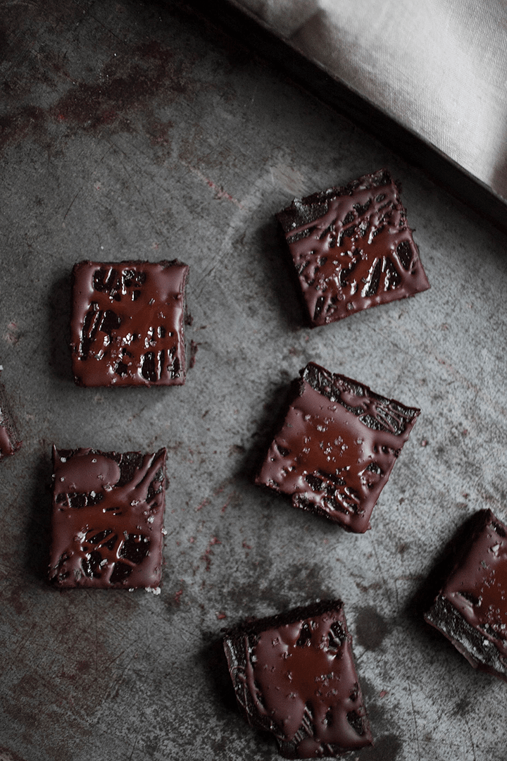 Spiced Rosemary Sea Salt Brownies_9_Gold&Thyme Spiced Rosemary Sea Salt Brownies_9_Gold&Thyme