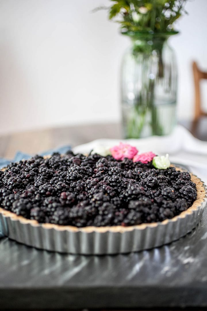 Fresh Blackberry Tart + Walnut Spelt Crust_12_Gold&Thyme Fresh Blackberry Tart + Walnut Spelt Crust_12_Gold&Thyme