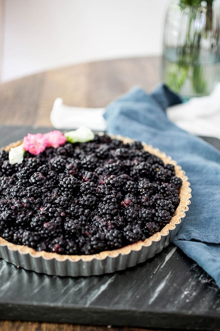 Fresh Blackberry Tart + Walnut Crust_10_Gold&Thyme Fresh Blackberry Tart + Walnut Crust_2_Gold&Thyme