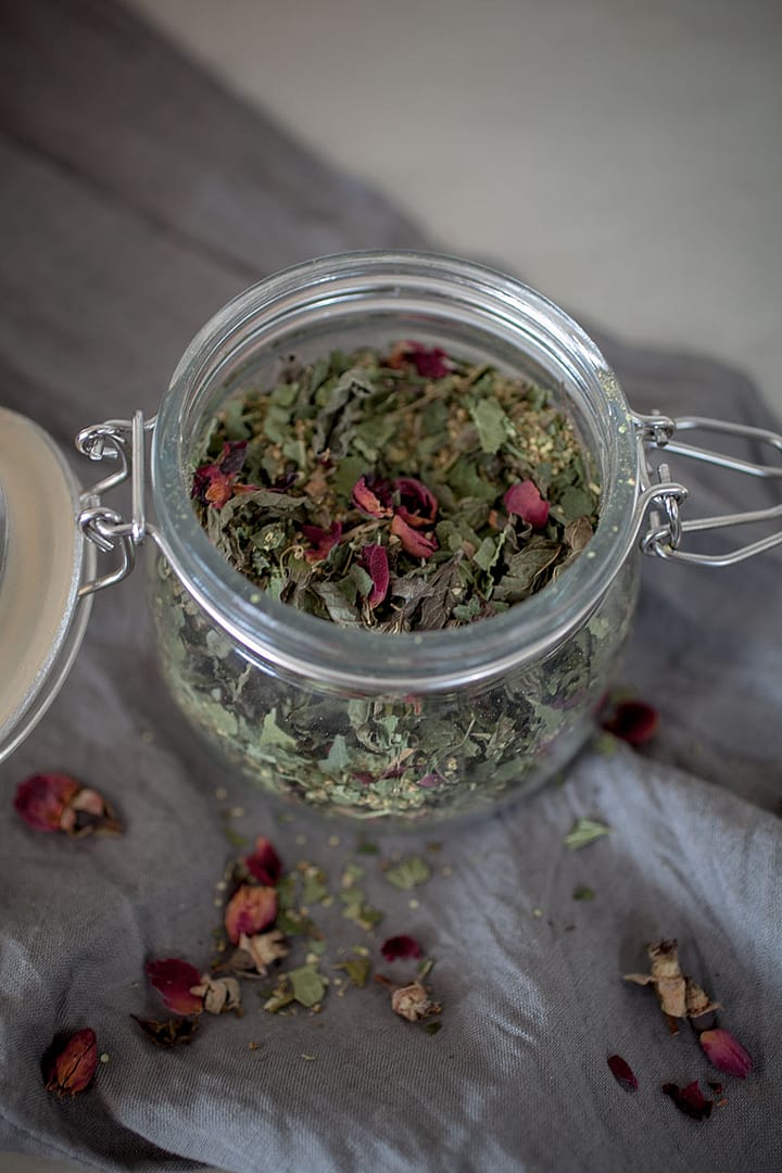 Meadowsweet Mint Spring Tea_4_Gold&Thyme Meadowsweet Mint Spring Tea_4_Gold&Thyme