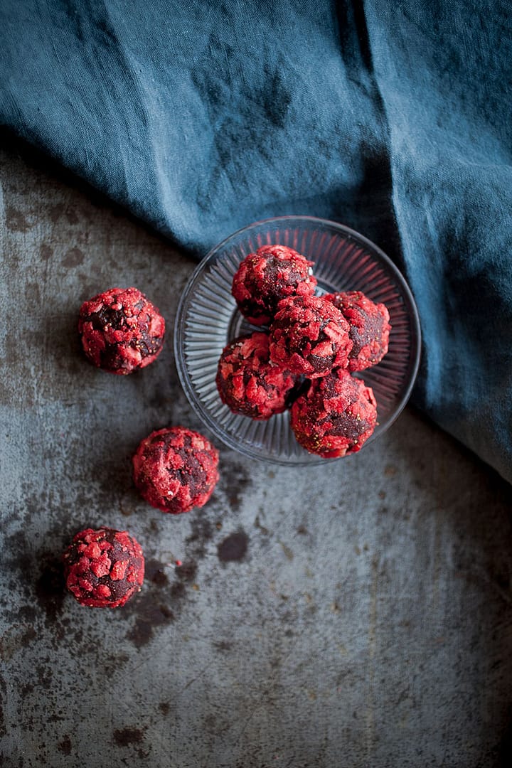 Chocolate Strawberry Truffles_9_Gold&Thyme